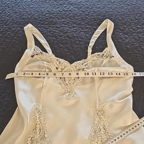 Victoria's Secret Lingerie size S - Picture 6 of 11